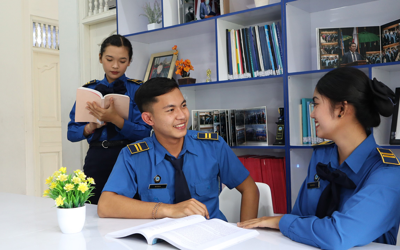 Bali Crystal College